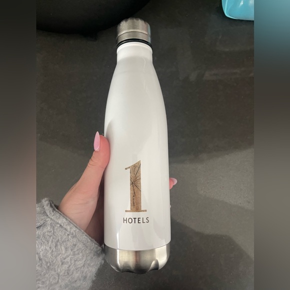 1 Hotels x Swell 17oz branded water bottle in white - Picture 4 of 7